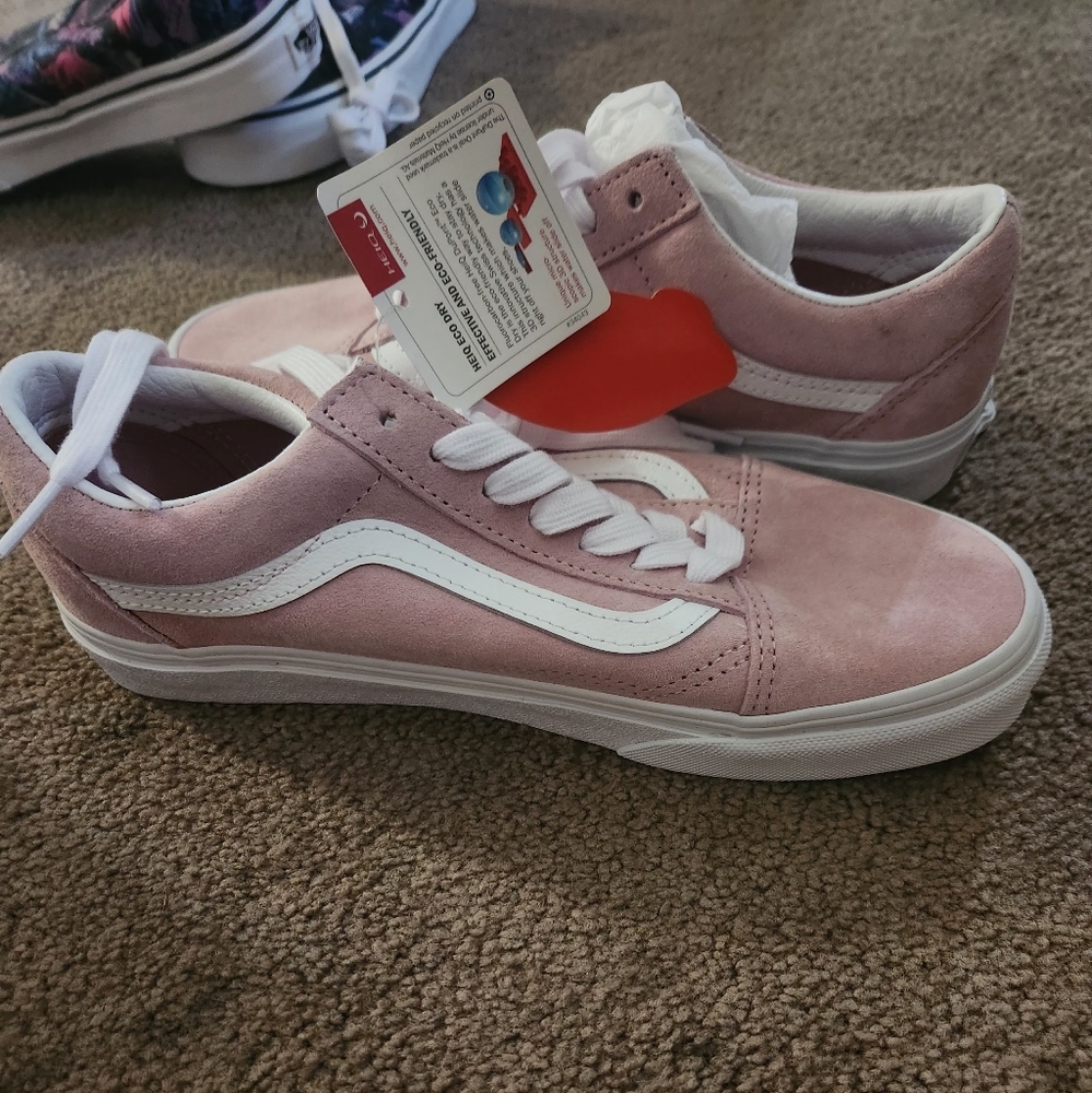 Shoes - Picture 2 of 3